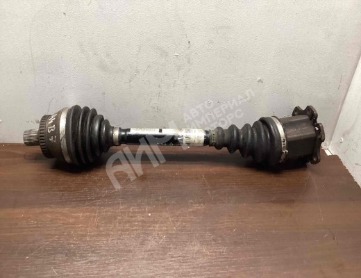 Полуось передняя левая (приводной вал, ШРУС) Audi A4 B6 (8EC, 8E5) 2000-2004  Audi A4 A4 B6 (8EC, 8E5) 2000-2004