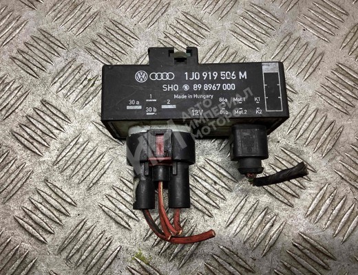 Реле вентилятора Volkswagen Golf V (1K) 2004-2009  Volkswagen Golf Golf V (1K) 2004-2009