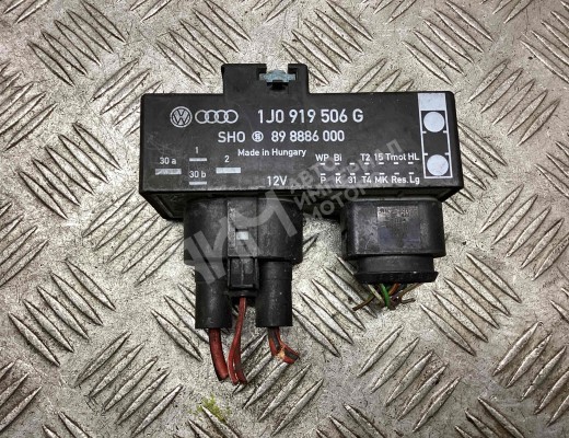 Реле вентилятора Volkswagen Golf IV (1J) 1997-2004  Volkswagen Golf Golf IV (1J) 1997-2004