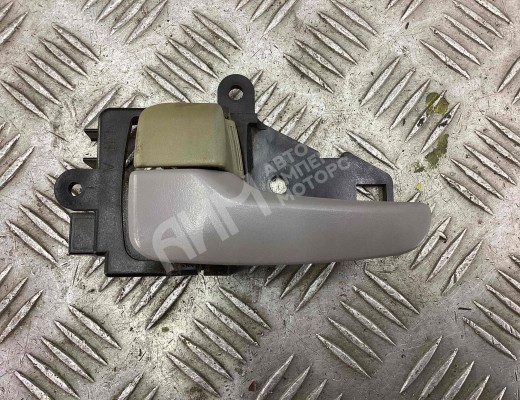 Ручка внутренняя передняя левая Mitsubishi L200 IV (KA/KB) 2006-2016  Mitsubishi L200 L200 IV (KA/KB) 2006-2016