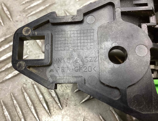Ручка внутренняя передняя правая Mitsubishi L200 IV (KA/KB) 2006-2016  Mitsubishi L200 L200 IV (KA/KB) 2006-2016