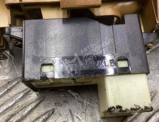 Кнопка стеклоподъемника заднего левого Hyundai Terracan (HP) 2001-2007  Hyundai Terracan Terracan (HP) 2001-2007