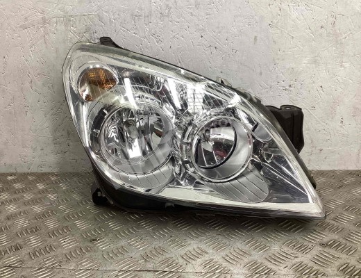 Фара правая Opel Astra H 2007-2010 рестайлинг  Opel Astra Astra H 2007-2010 рестайлинг