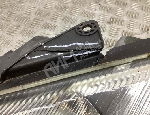 Фара левая Peugeot 206 (2A/2E) 1998-2003  Peugeot 206 206 (2A/2E) 1998-2003