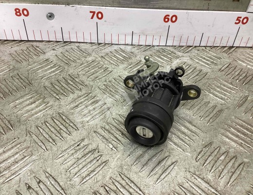 Кнопка открытия багажника Volkswagen Passat B4 (3A) 1993-1997  Volkswagen Passat Passat B4 (3A) 1993-1997