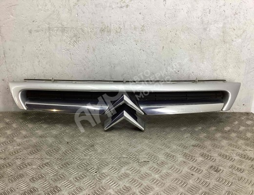 Решетка радиатора  Citroen C8 I 2002-2008
