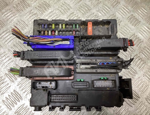 Блок предохранителей Opel Vectra C 2002-2005  Opel Vectra Vectra C 2002-2005