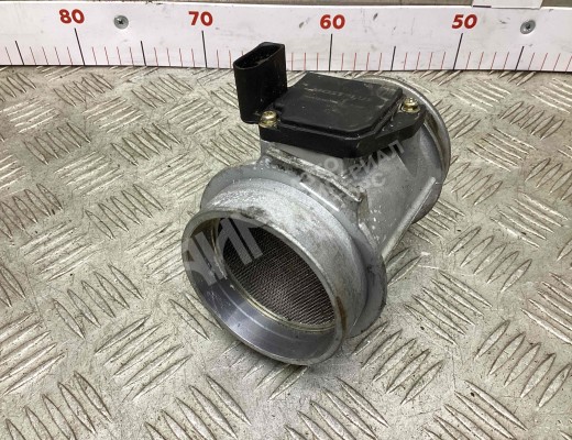 Расходомер воздуха Volkswagen Passat B5+ (3B) 2000-2005 рестайлинг  Volkswagen Passat Passat B5+ (3B) 2000-2005 рестайлинг