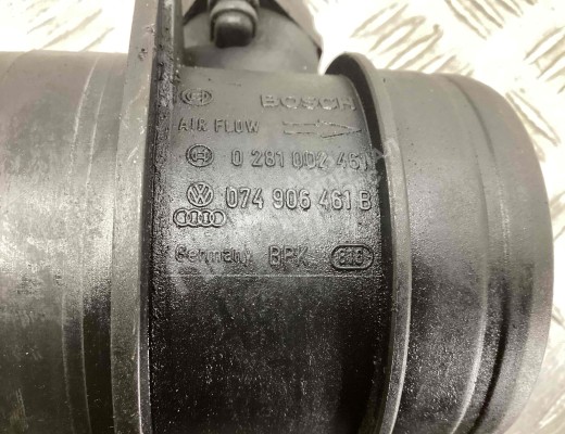 Расходомер воздуха Volkswagen Touareg I (7L) 2002-2006  Volkswagen Touareg Touareg I (7L) 2002-2006
