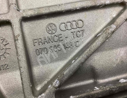 Кронштейн генератора Volkswagen Touareg I (7L) 2002-2006  Volkswagen Touareg Touareg I (7L) 2002-2006