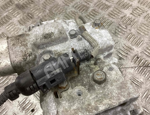 Компрессор кондиционера Volkswagen Touareg I (7L) 2002-2006  Volkswagen Touareg Touareg I (7L) 2002-2006
