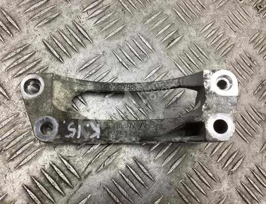 Кронштейн компрессора кондиционера Volkswagen Touareg I (7L) 2002-2006  Volkswagen Touareg Touareg I (7L) 2002-2006