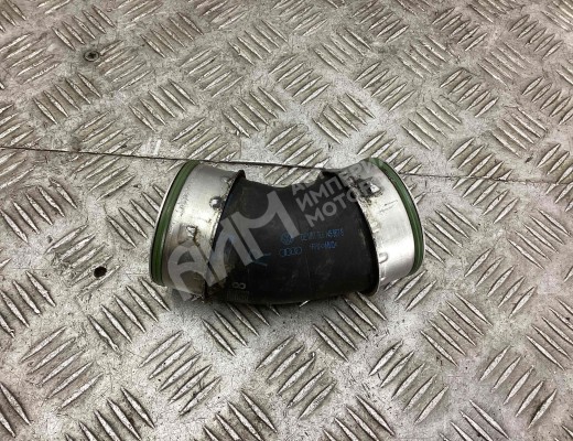 Патрубок интеркулера Volkswagen Touareg I (7L) 2002-2006  Volkswagen Touareg Touareg I (7L) 2002-2006