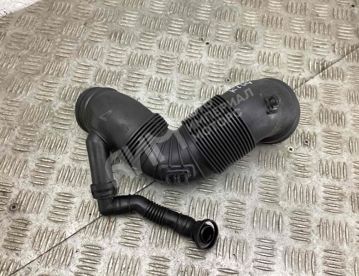 Патрубок воздушного фильтра Volkswagen Passat B6 (3C) 2005-2010  Volkswagen Passat Passat B6 (3C) 2005-2010