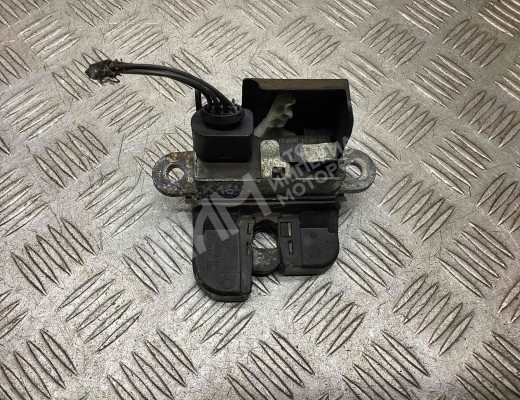 Замок багажника Volkswagen Passat B6 (3C) 2005-2010  Volkswagen Passat Passat B6 (3C) 2005-2010
