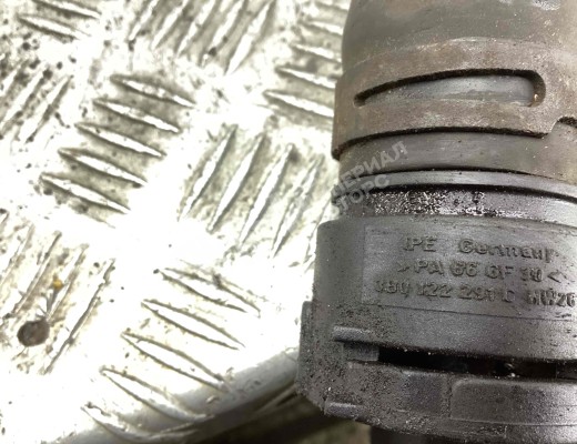 Патрубок радиатора Volkswagen Passat B6 (3C) 2005-2010  Volkswagen Passat Passat B6 (3C) 2005-2010