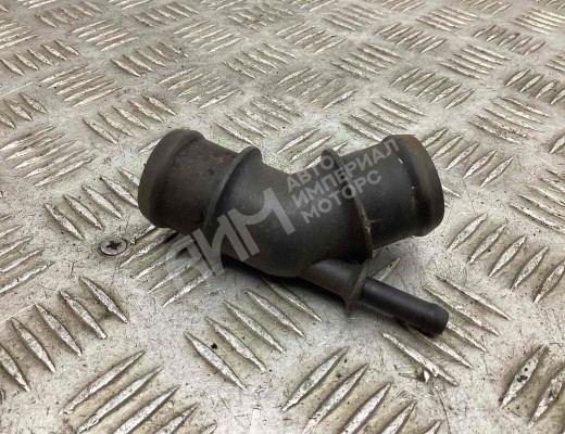 Фланец (тройник) системы охлаждения Volkswagen LT I 1975-1996  Volkswagen LT LT I 1975-1996