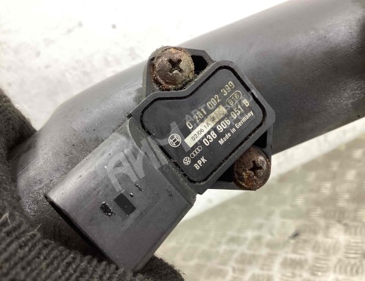 Патрубок интеркулера Volkswagen Golf V (1K) 2004-2009  Volkswagen Golf Golf V (1K) 2004-2009