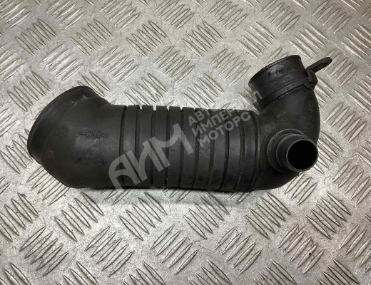 Патрубок воздушного фильтра Volkswagen Passat B5+ (3B) 2000-2005 рестайлинг  Volkswagen Passat Passat B5+ (3B) 2000-2005 рестайлинг