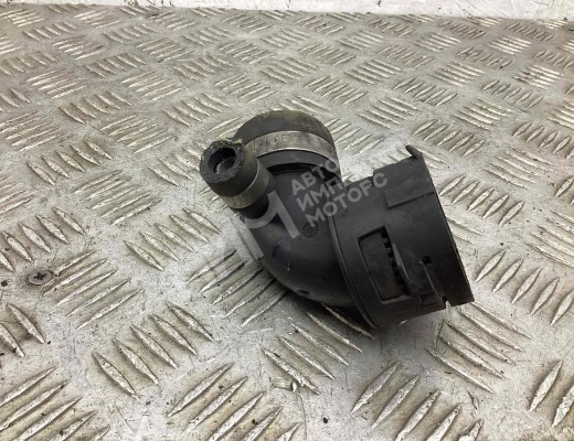 Фланец (тройник) системы охлаждения Volkswagen Touareg I (7L) 2002-2006  Volkswagen Touareg Touareg I (7L) 2002-2006