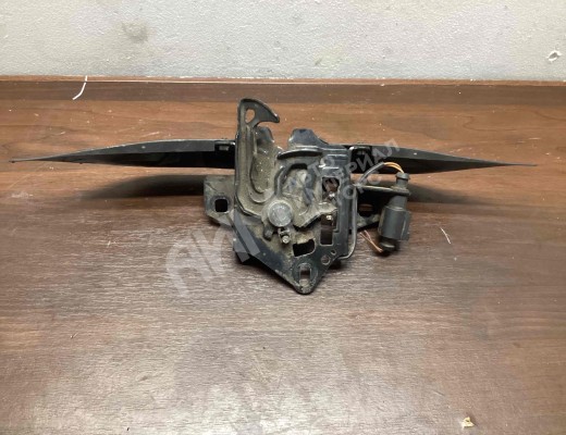 Замок капота Volkswagen Passat B5+ (3B) 2000-2005 рестайлинг  Volkswagen Passat Passat B5+ (3B) 2000-2005 рестайлинг