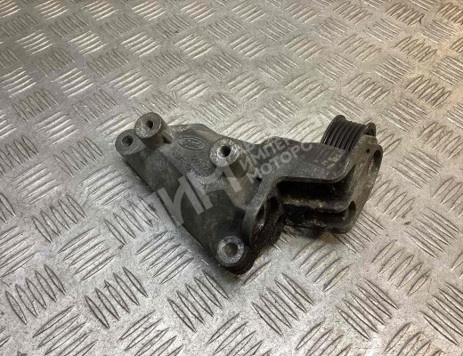 Кронштейн генератора Ford Mondeo III 2003-2007 рестайлинг  Ford Mondeo Mondeo III 2003-2007 рестайлинг