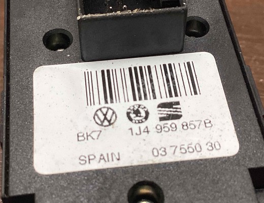 Блок управления стеклоподъемниками Volkswagen Passat B5+ (3B) 2000-2005 рестайлинг  Volkswagen Passat Passat B5+ (3B) 2000-2005 рестайлинг