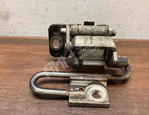 Петля двери передней левой Volkswagen Passat B5+ (3B) 2000-2005 рестайлинг  Volkswagen Passat Passat B5+ (3B) 2000-2005 рестайлинг