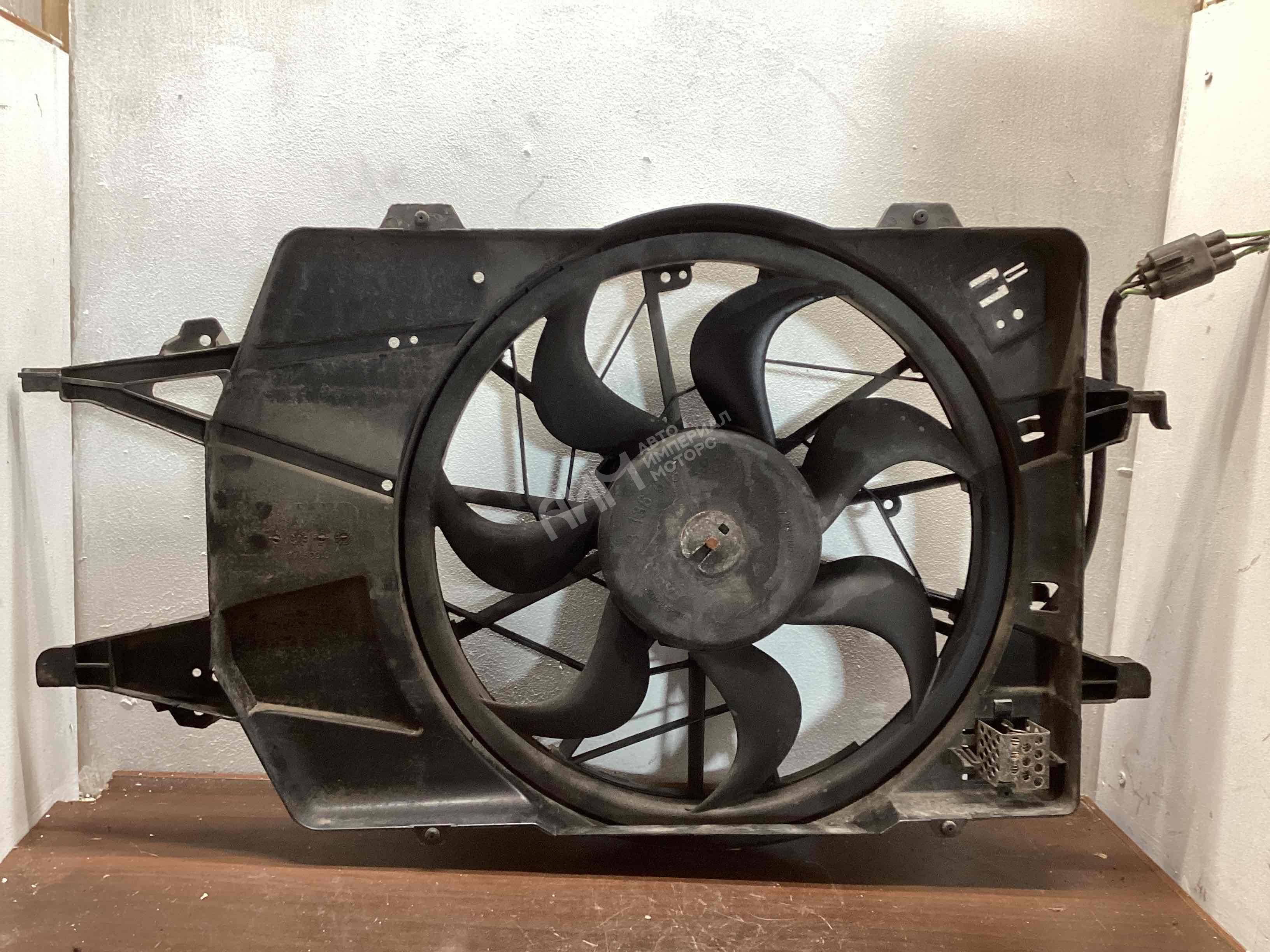 Вентилятор радиатора  Ford Focus