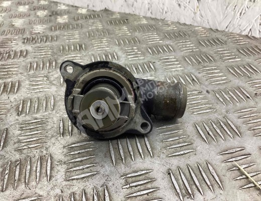 Корпус термостата Volkswagen Touareg I (7L) 2002-2006  Volkswagen Touareg Touareg I (7L) 2002-2006