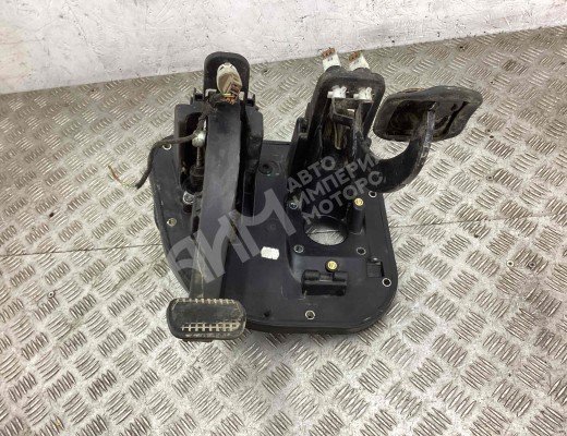Узел педальный (блок педалей) Iveco Daily IV 2006-2011  Iveco Daily Daily IV 2006-2011
