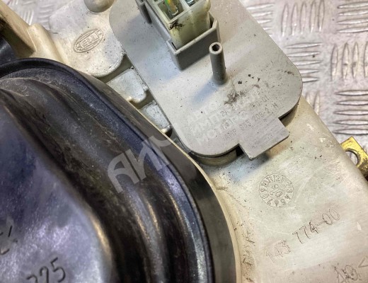 Фара правая Mercedes Vario (W670) 1996-2013  Mercedes Vario Vario (W670) 1996-2013