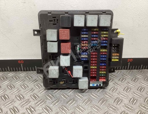 Блок предохранителей Renault Midlum I 2000-2006  Renault Midlum Midlum I 2000-2006