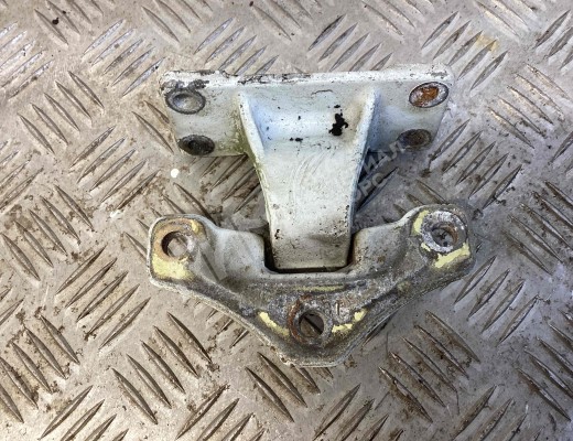 Петля двери передней левой Renault Premium I 1996-2006  Renault Premium Premium I 1996-2006