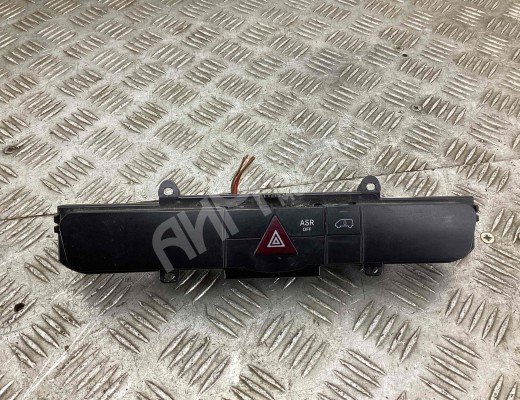 Кнопка аварийной сигнализации Mercedes Sprinter II (W906) 2013-2018 рестайлинг  Mercedes Sprinter Sprinter II (W906) 2013-2018 рестайлинг