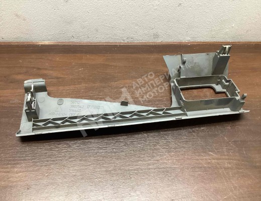 Накладка декоративная на торпедо Iveco Daily IV 2006-2011  Iveco Daily Daily IV 2006-2011