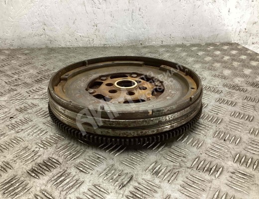 Маховик Audi A4 B5 (8D) 1994-1999  Audi A4 A4 B5 (8D) 1994-1999