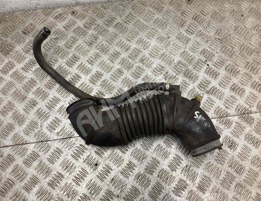 Патрубок воздушного фильтра Volvo V40 I (VW) 1995-2000  Volvo V40 V40 I (VW) 1995-2000