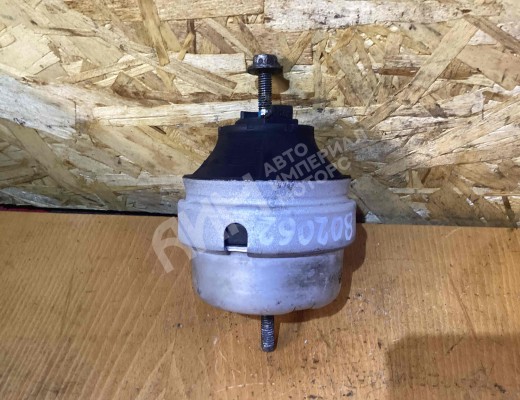 Подушка крепления двигателя Audi A6 C5 (4B) 1997-2001  Audi A6 A6 C5 (4B) 1997-2001