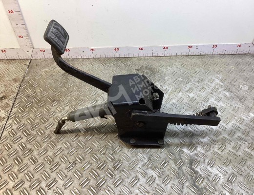 Педаль сцепления Volvo FLC I (1996-2000)  Volvo FLC FLC I (1996-2000)