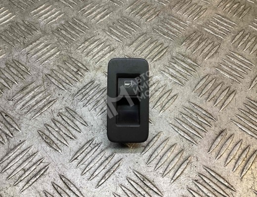 Кнопка стеклоподъемника заднего левого Volkswagen Touareg I (7L) 2002-2006  Volkswagen Touareg Touareg I (7L) 2002-2006