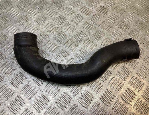 Патрубок интеркулера Opel Vectra C 2002-2005  Opel Vectra Vectra C 2002-2005