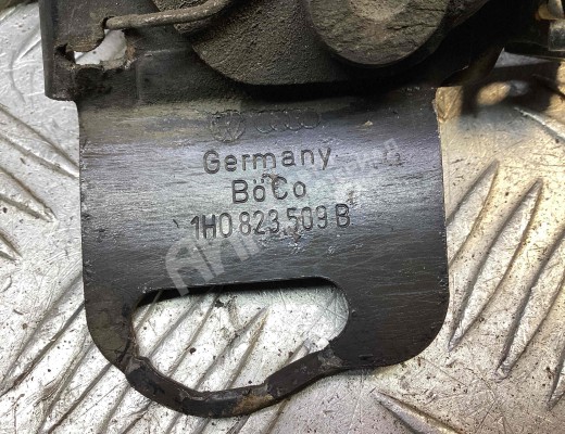 Замок капота Volkswagen Golf III (1H) 1991-1997  Volkswagen Golf Golf III (1H) 1991-1997