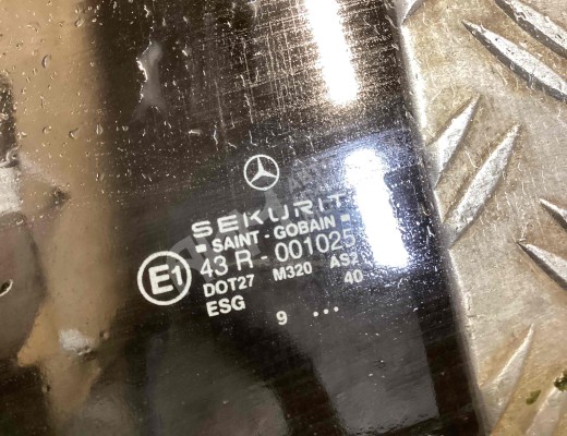 Стекло двери передней левой Mercedes Atego I 1998-2012  Mercedes Atego Atego I 1998-2012