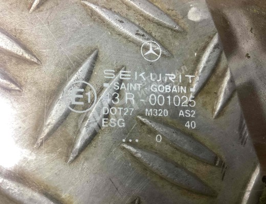 Стекло двери передней правой Mercedes Atego I 1998-2012  Mercedes Atego Atego I 1998-2012