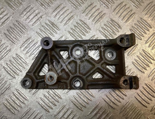 Кронштейн компрессора кондиционера  Hyundai Terracan (HP) 2001-2007