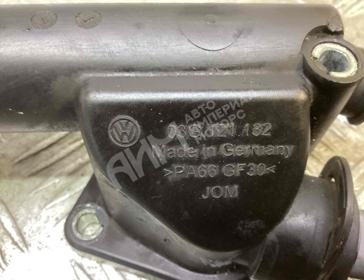 Фланец (тройник) системы охлаждения Volkswagen Golf V (1K) 2004-2009  Volkswagen Golf Golf V (1K) 2004-2009
