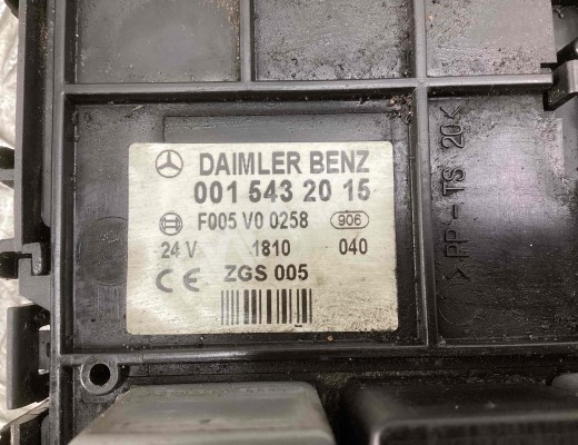Блок предохранителей Mercedes Vario (W670) 1996-2013  Mercedes Vario Vario (W670) 1996-2013