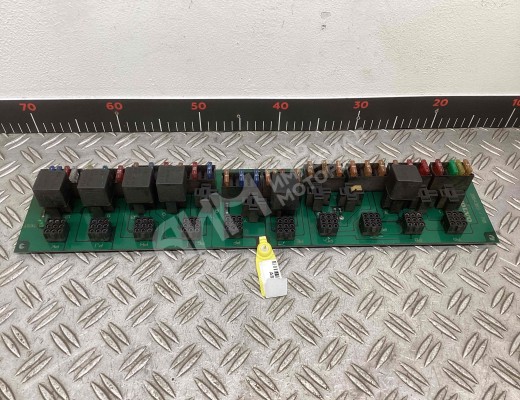 Блок предохранителей Volvo FLC I (1996-2000)  Volvo FLC FLC I (1996-2000)