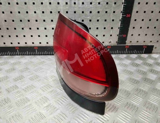 Фонарь задний правый Mazda 626 IV (GE/GV) 1992-1997  Mazda 626 626 IV (GE/GV) 1992-1997